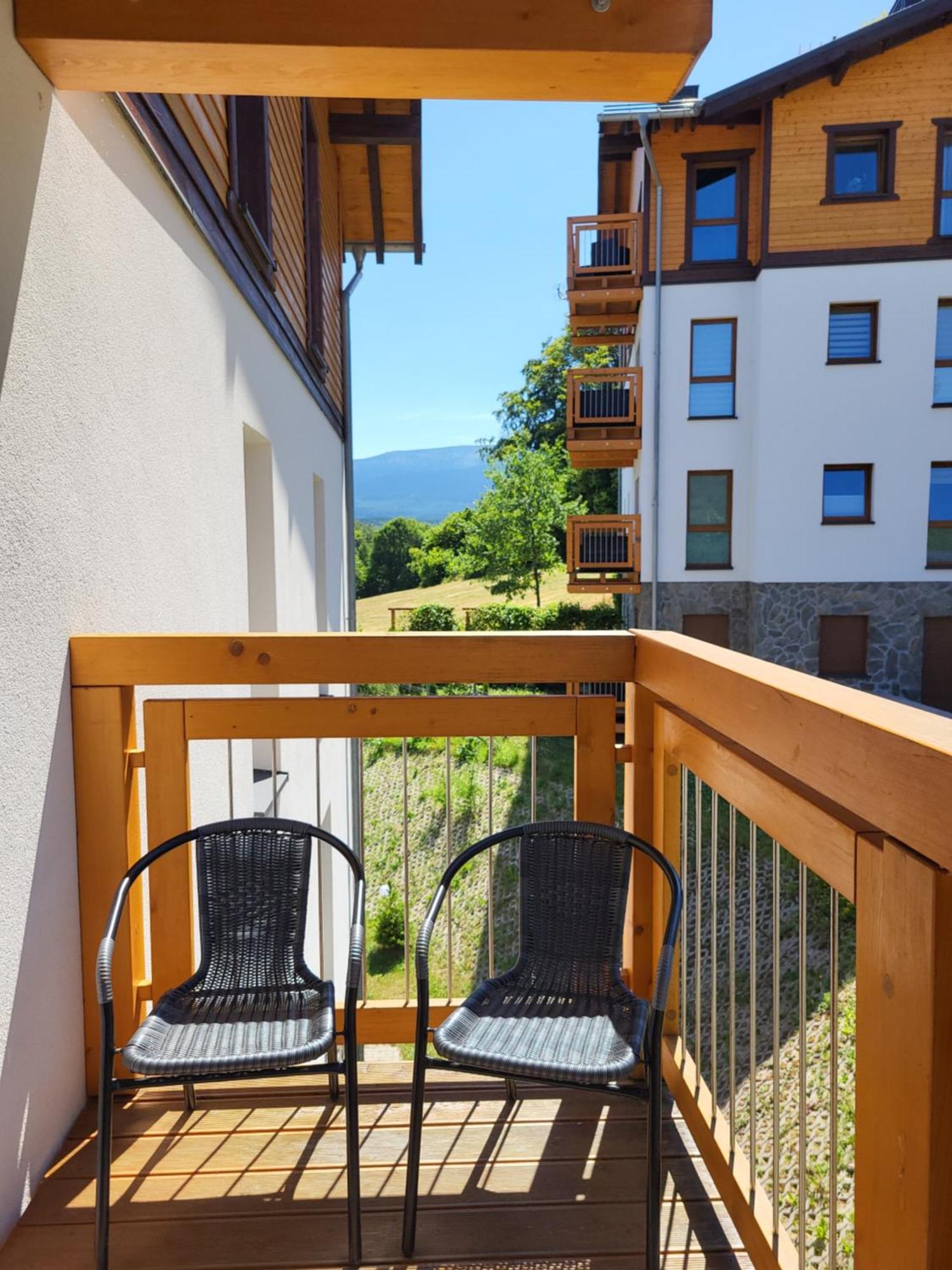 Apartament Pod Jelonkiem シクラルスカ・ポレンバ エクステリア 写真